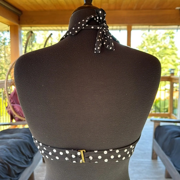 🎉HOST PICK🎉Jantzen | Polk a Dot Halter Bikini Top - Picture 4 of 9